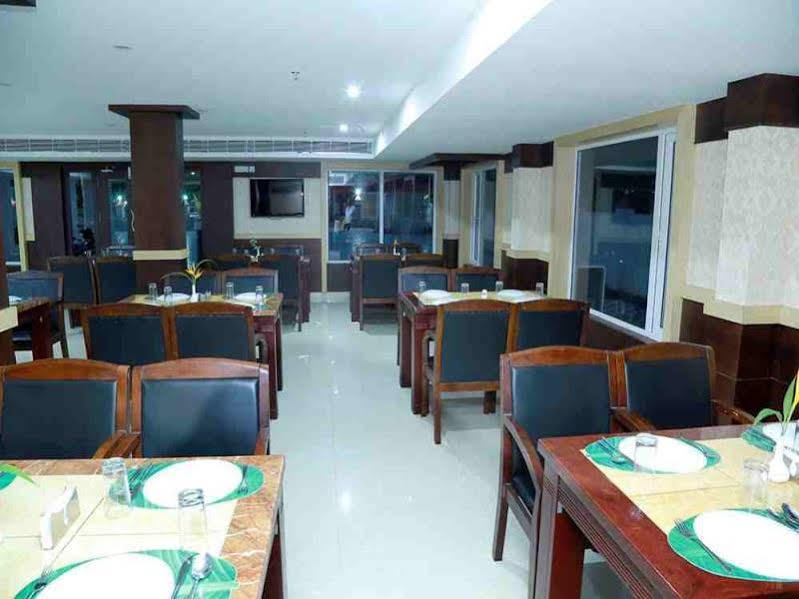 Thachaparambil Residency Hotel Alappuzha Екстериор снимка